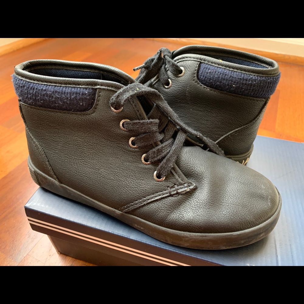 Black boots for boys